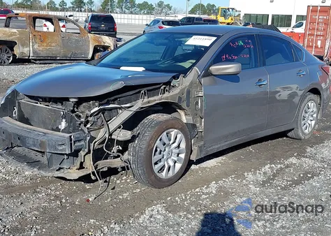 2015 Nissan Altima 2.5 S z USA, uszkodzony, nr VIN 1N4AL3AP7FC495903